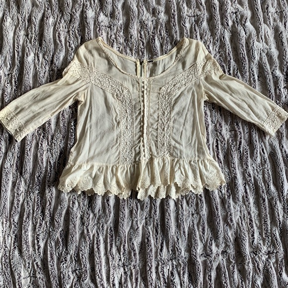 XS Free People Cream Slightly Cropped Blouse - Picture 1 of 4
